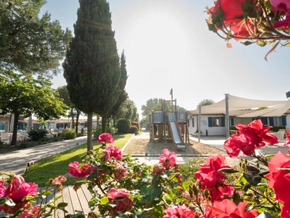 Hundehotel - Kinderbetreuung - Torrenova | Porto Potenza Picena -  Natural Village Resort