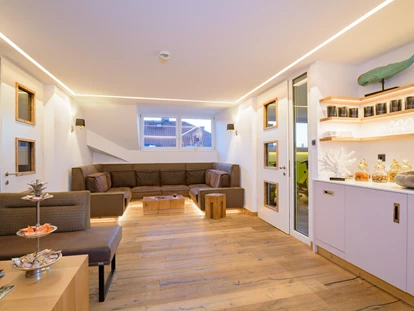 Hundehotel - PLZ 8514 (Schweiz) - Tea-und Kaffee Lounge für den gemütlich Treff mit Snacks und Getränken - YachtHotel Helvetia