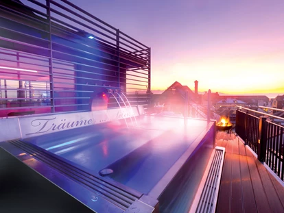 Hundehotel - PLZ 8514 (Schweiz) - InfinityPool auf unserer Dachterrasse mit Blick auf die Lindauer Altstadt - YachtHotel Helvetia