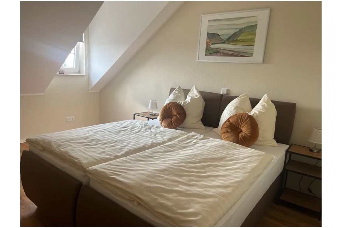 Ferienhaus mit Hund: Die Wohnung verfügt über 4 Schlafzimmer jeweils mit einem Doppelbett. - Feriendomizil Im Saarschleifenland  (Camille Ollinger )