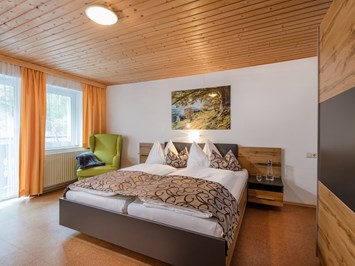 Residenz Gruber *** Hotel & Ferienwohnungen Zimmerkategorien 2-Raum Familienzimmer