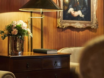 Hundehotel - Doggies: 3 Doggies - Elegante Lobby - Parkhotel Gütersloh