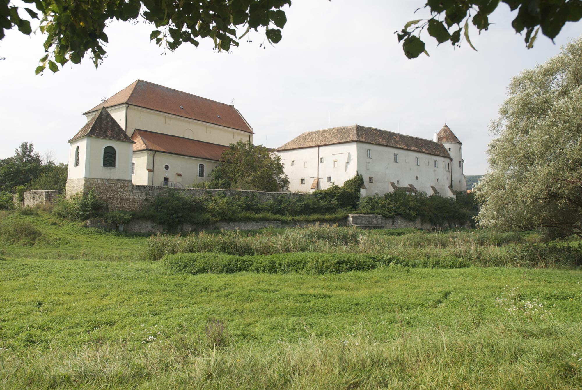 Urlaub-mit-Hund: Aussenansicht Schloss Mailberg - Schlosshotel Mailberg