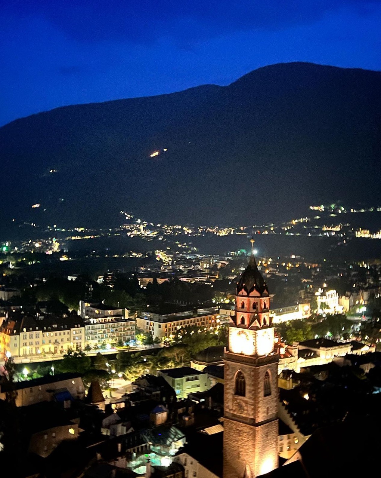 Urlaub-mit-Hund: Ausblick auf Meran von der Villa Hochland - Villa Hochland
