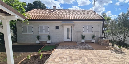 Hundehotel - Sitzplatz im Garten - Zadar - Šibenik - Villa Dobri Dupin