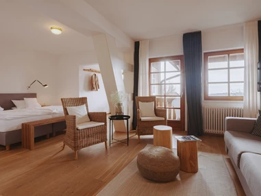 Urlaub-mit-Hund: JUNIOR SUITE - HOTEL DER HIRSCHEN