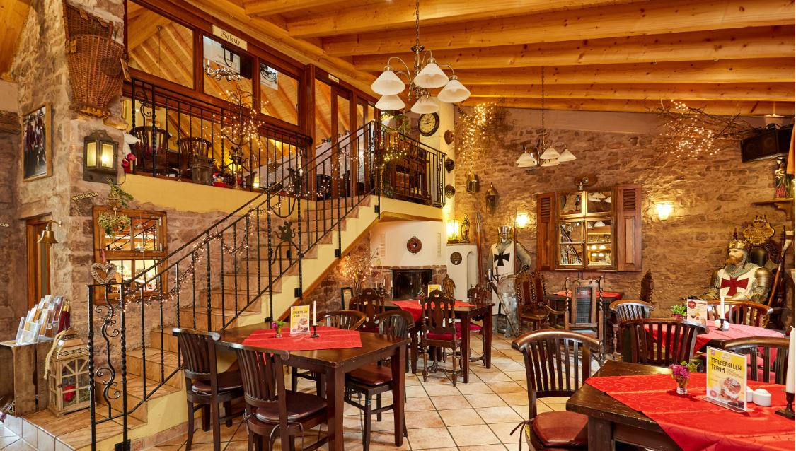 Hundehotel - Hund im Restaurant erlaubt - Rheinland-Pfalz - Restaurant Eingang - Hotel Am Eifelsteig