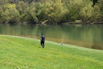 Ferienhaus mit Hund: šetnje uz rijeku - Vikendica Bobica