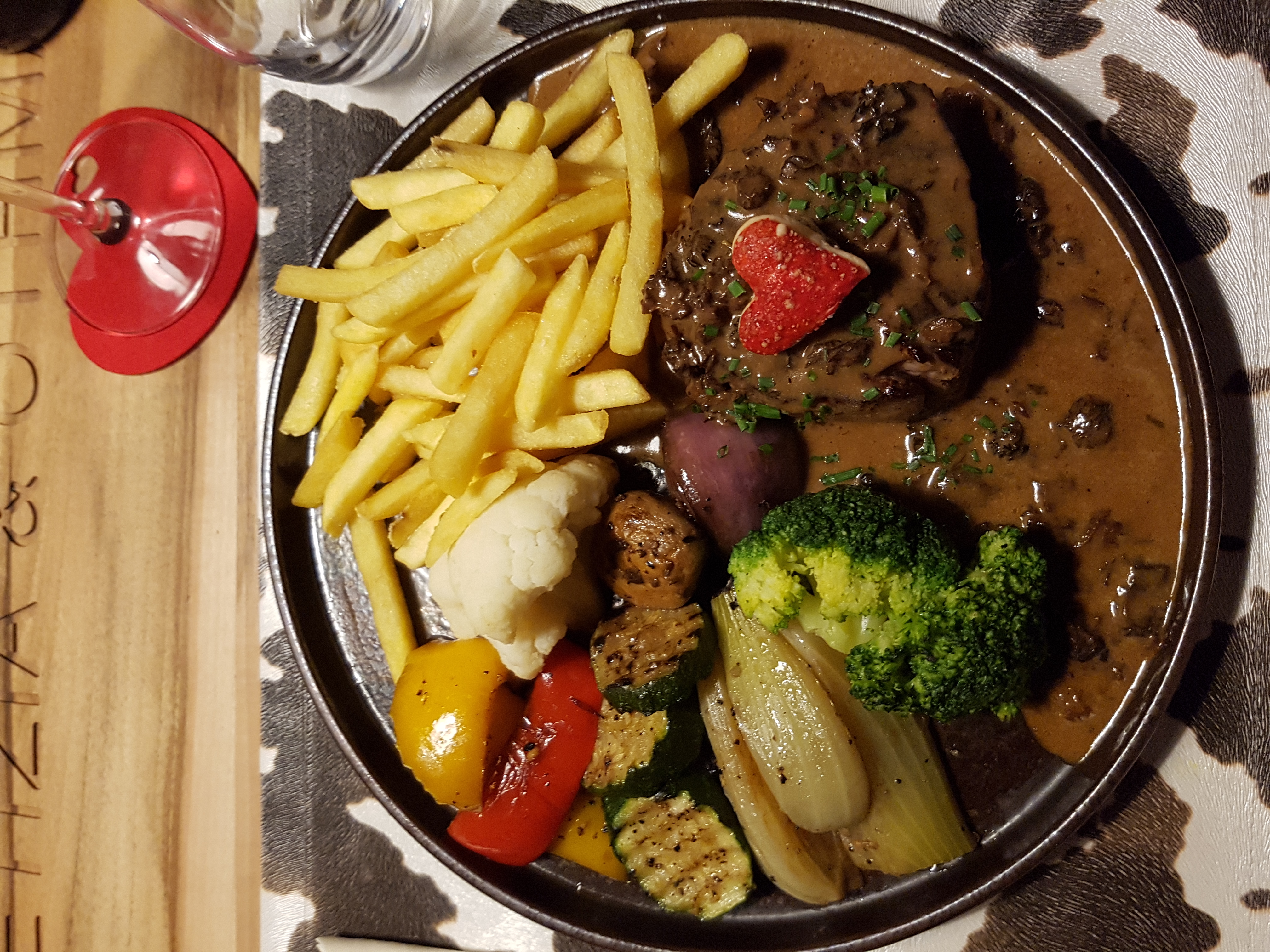 Hundehotel - Klassifizierung: 3 Sterne - Berner Oberland - Digital Detox Hotel & Restaurant Simmenfälle 