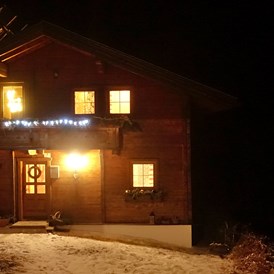 Ferienhaus mit Hund: Zu Weihnachten wird unser Haus festlich dekoriert - Almchalet Goldbergleiten | Romantische Berghütte - traumhafte Sonnenlage im Nationalpark Hohe Tauern