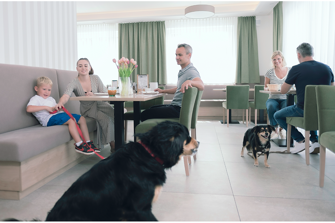 Urlaub-mit-Hund: Das Frühstück ist im Landhaus Bad Gleichenberg inklusive und Hunde dürfen ebenfalls mit - Landhaus Bad Gleichenberg