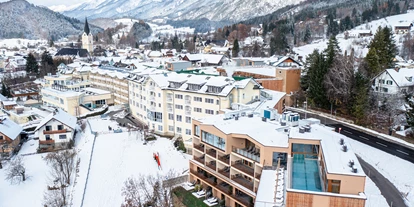 Hundehotel - Pools: Schwimmteich - Außenansicht Winter - Dilly - Das Nationalpark Resort