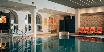 Hundehotel - Pools: Schwimmteich - Familien Hallenbad - Dilly - Das Nationalpark Resort