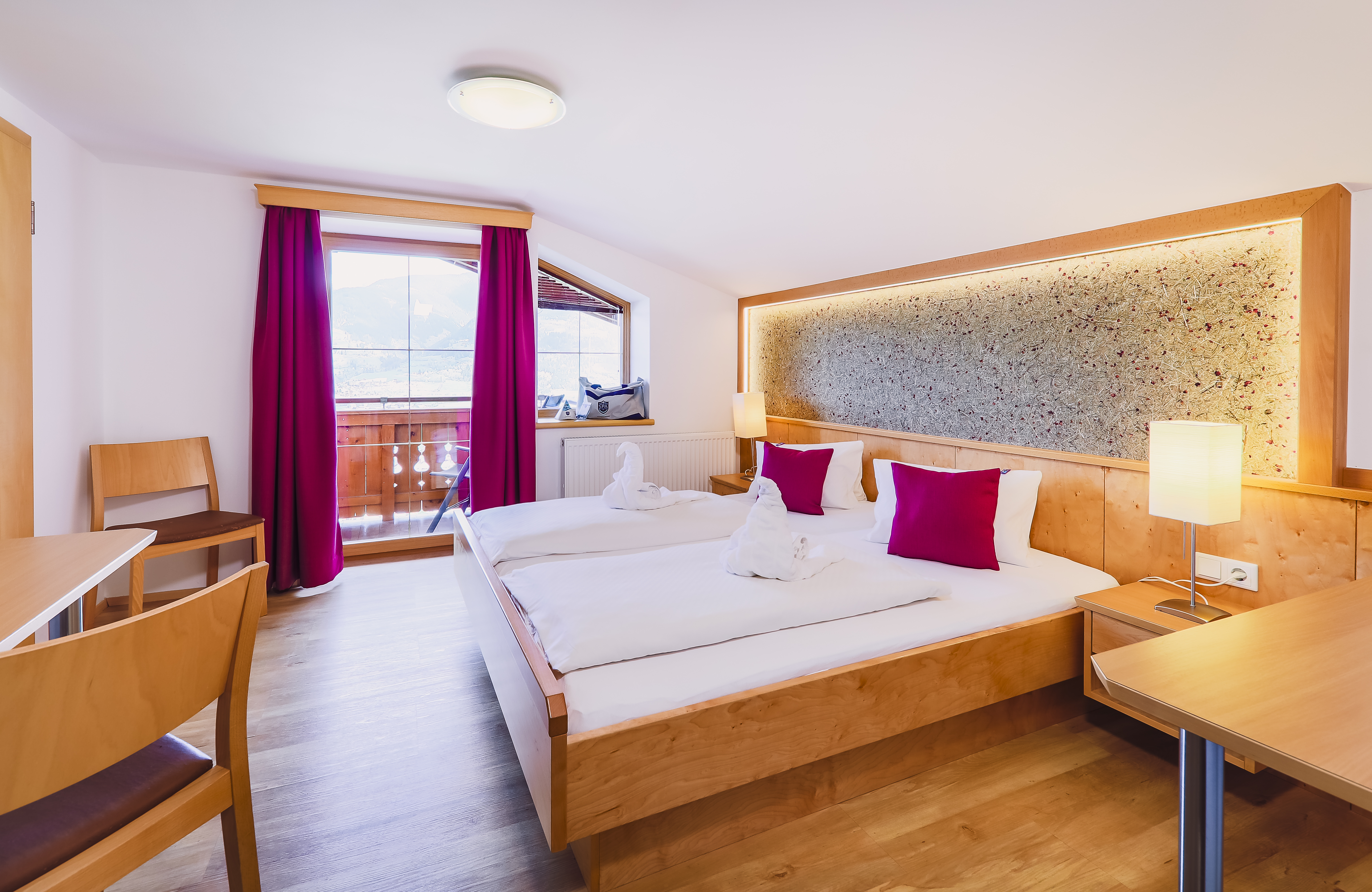 Panorama Guggenbichl - Hotel Garni & Appartement Zimmerkategorien Familienzimmer Deluxe