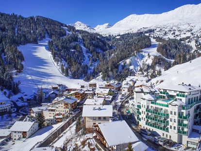 Hundehotel - Ladis - Das Hotel im Winter - Hotel Jennys Schlössl