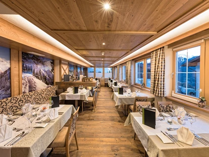 Hundehotel - Ladis - Im Speisesaal - Hotel Jennys Schlössl