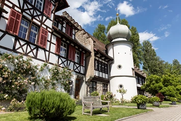 Urlaub-mit-Hund: Altes Klostergebäude - See & Park Hotel Feldbach