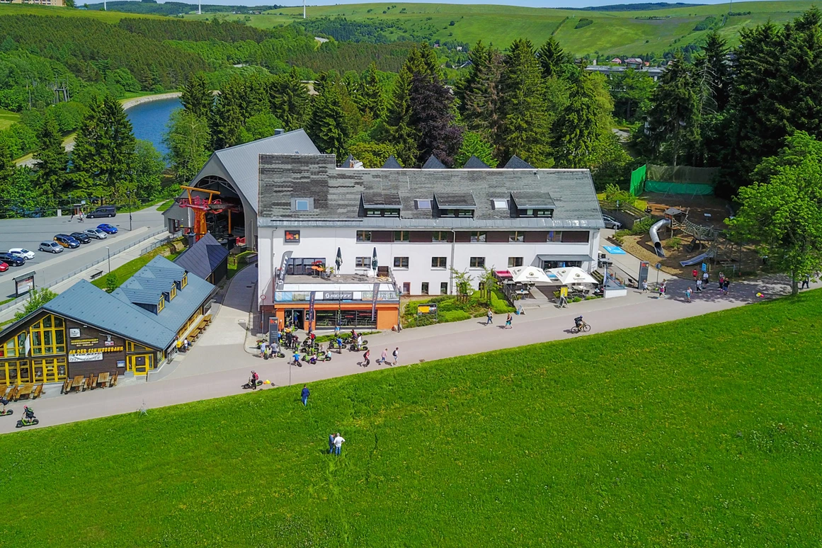 Urlaub-mit-Hund: k1 sporthotel - direkt neben der Fichtelberg Schwebebahn - k1 sporthotel Kurort Oberwiesenthal