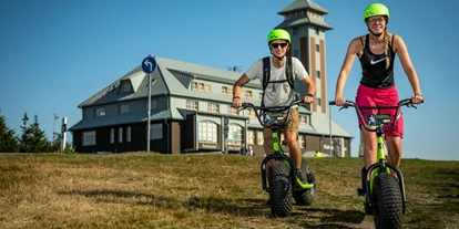 Hundehotel - Doggies: 3 Doggies - Monsterroller Oberwiesenthal - Verleih direkt vor Ort im Hotel - k1 sporthotel Kurort Oberwiesenthal