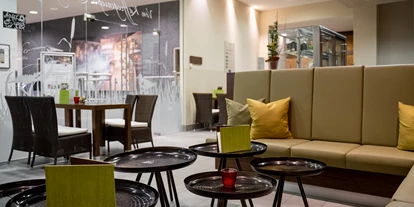 Hundehotel - Hundewiese: nicht eingezäunt - Neusiedler See - Humboldts Bar - St. Martins Therme & Lodge 4* Superior