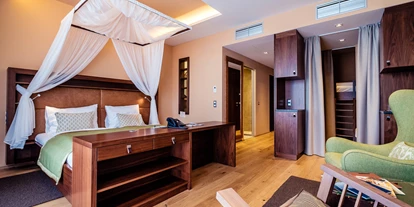 Hundehotel - Hundewiese: nicht eingezäunt - Neusiedler See - Lodge Entdecker Junior Suite - St. Martins Therme & Lodge 4* Superior