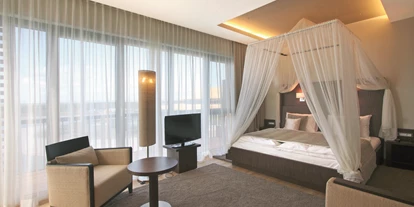 Hundehotel - Hundewiese: nicht eingezäunt - Neusiedler See - Lodge Superior Zimmer - St. Martins Therme & Lodge 4* Superior
