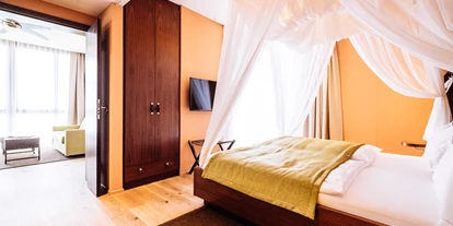 Hundehotel - Hundewiese: nicht eingezäunt - Neusiedler See - Panorama Suite - St. Martins Therme & Lodge 4* Superior
