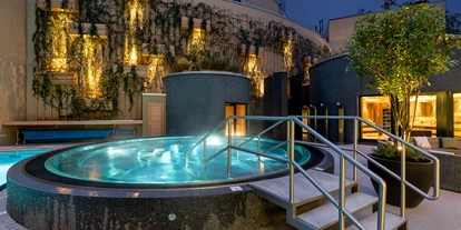 Hundehotel - Hundewiese: nicht eingezäunt - Neusiedler See - Saunalandschaft öffentliche Therme - St. Martins Therme & Lodge 4* Superior