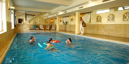 Hundehotel - Trink-/Fressnapf: vor dem Haus - Millstättersee - Seehotel Steiner