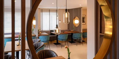 Hundehotel - Doggies: 3 Doggies - Blick in den Frühstücksraum des Hotels // Hund sind hier nicht erlaubt - Astra Maris Hotel & Apartments