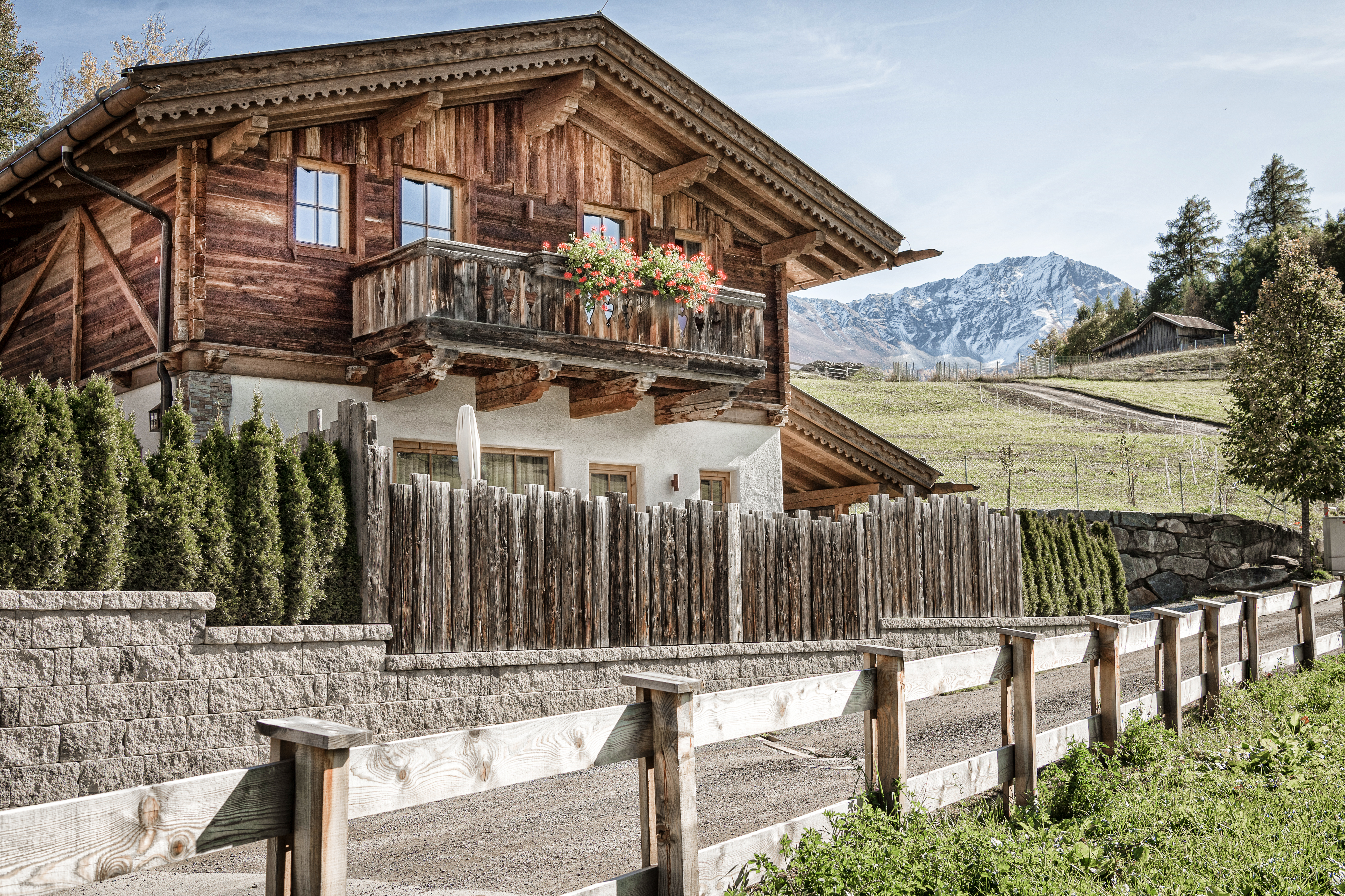 Hüttendorf Ladizium Zimmerkategorien Natur Chalet