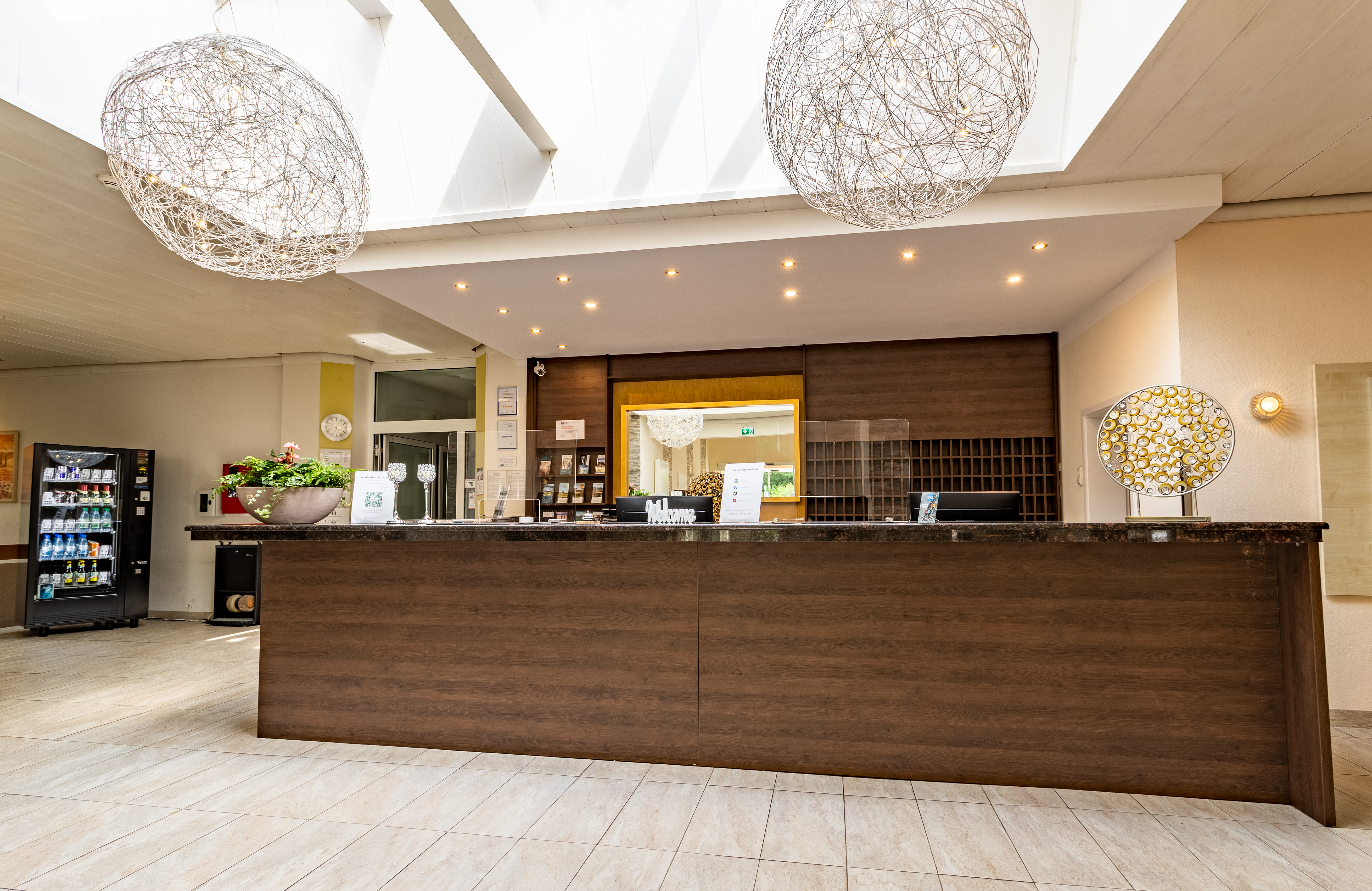 Hundehotel - Klassifizierung: 4 Sterne - Deutschland - Rezeption - Wellness- und Tagungshotel AQUALUX