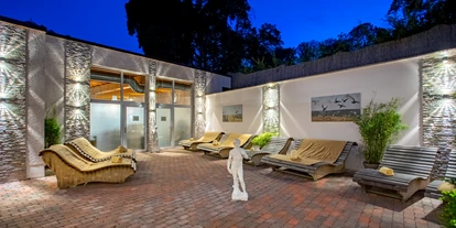 Hundehotel - Ladestation Elektroauto - Dipperz - Pool & Sauna Außenbereich - Boutique Hotel Badehof