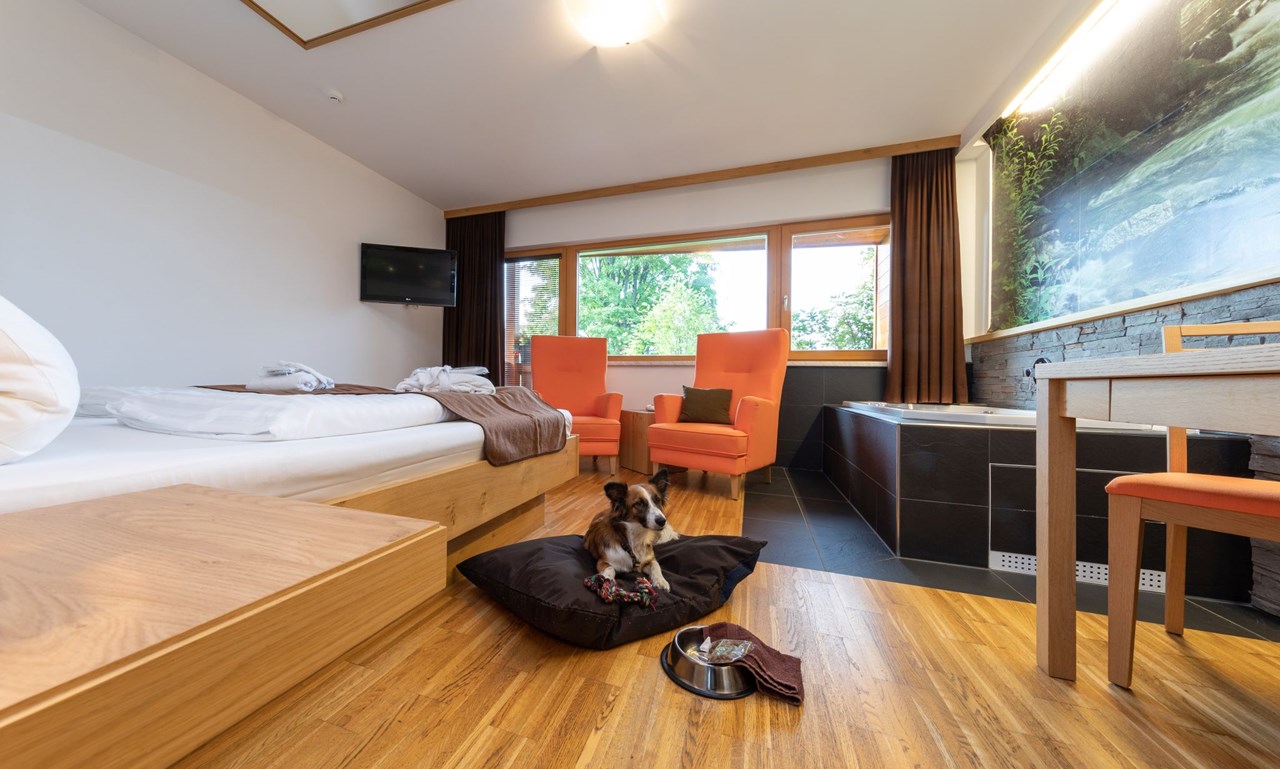 Almfrieden Hotel & Romantikchalet Zimmerkategorien Romantikzimmer „Wasser"