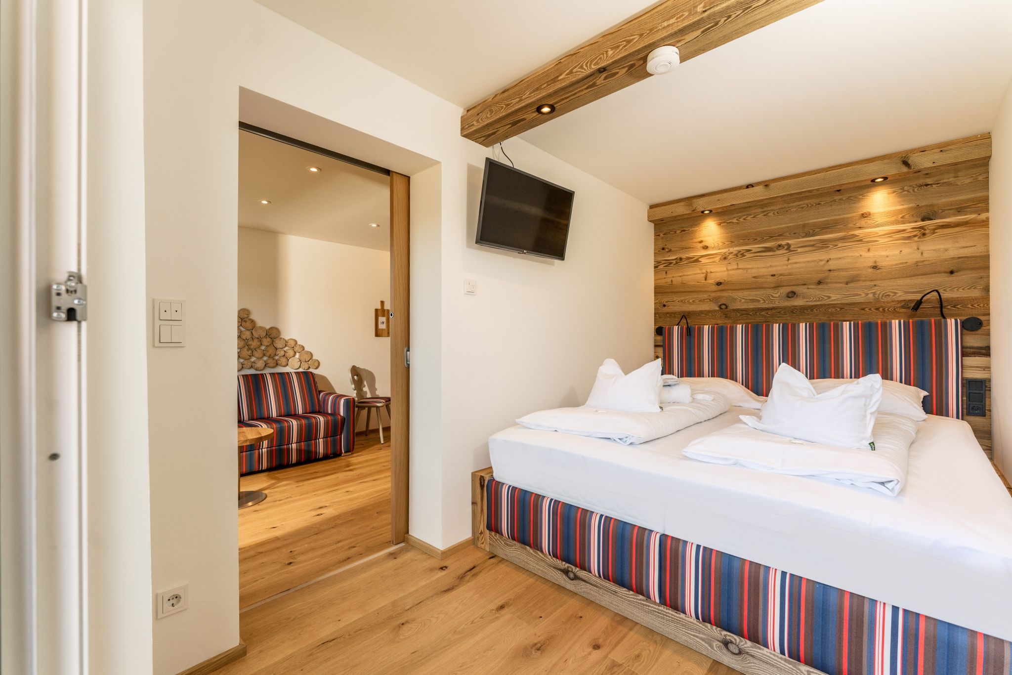 Almfrieden Hotel & Romantikchalet Zimmerkategorien PanoramaAppartement HochOben Nr. 6