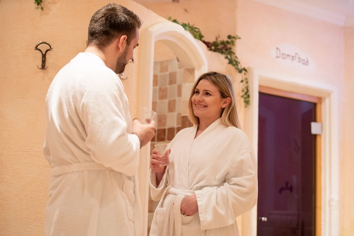 Urlaub-mit-Hund: Wellnessbereich - Almfrieden Hotel & Romantikchalet - Wasser | Wellness