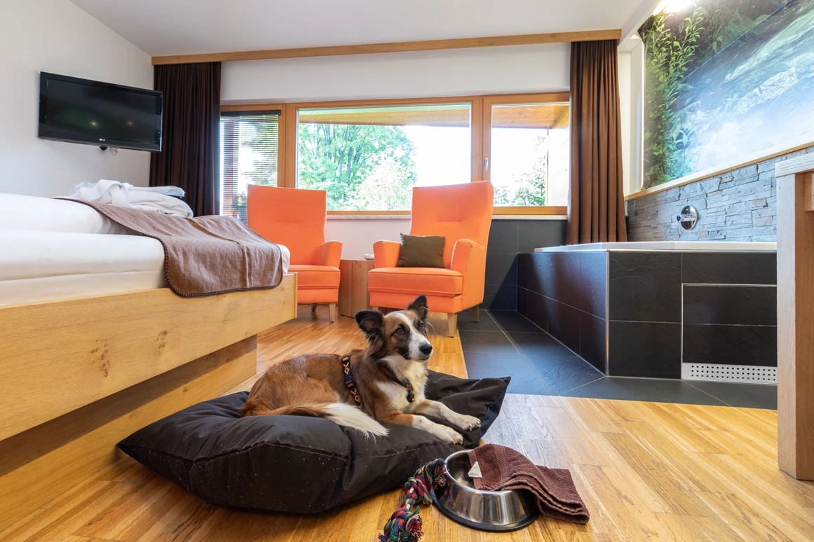 Urlaub-mit-Hund: Almfrieden Hotel & Romantikchalet - Urlaub mit Hund, Wohnen | Schlafen