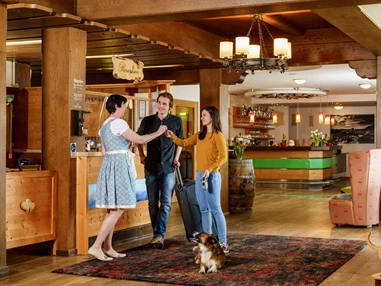Urlaub-mit-Hund: Almfrieden Hotel & Romantikchalet - Haus | Umgebung, Urlaub mit Hund