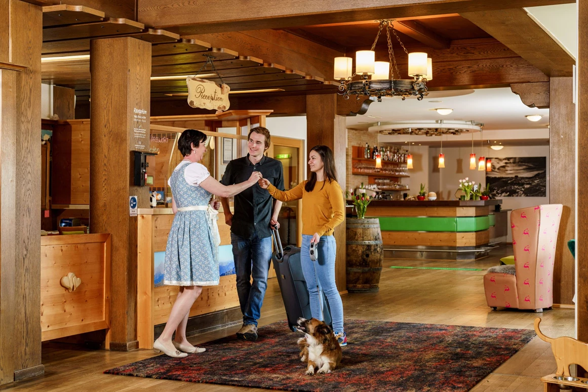 Urlaub-mit-Hund: Almfrieden Hotel & Romantikchalet - Haus | Umgebung, Urlaub mit Hund