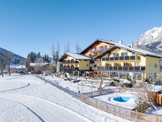 Urlaub-mit-Hund: Almfrieden Hotel & Romantikchalet - Haus | Umgebung