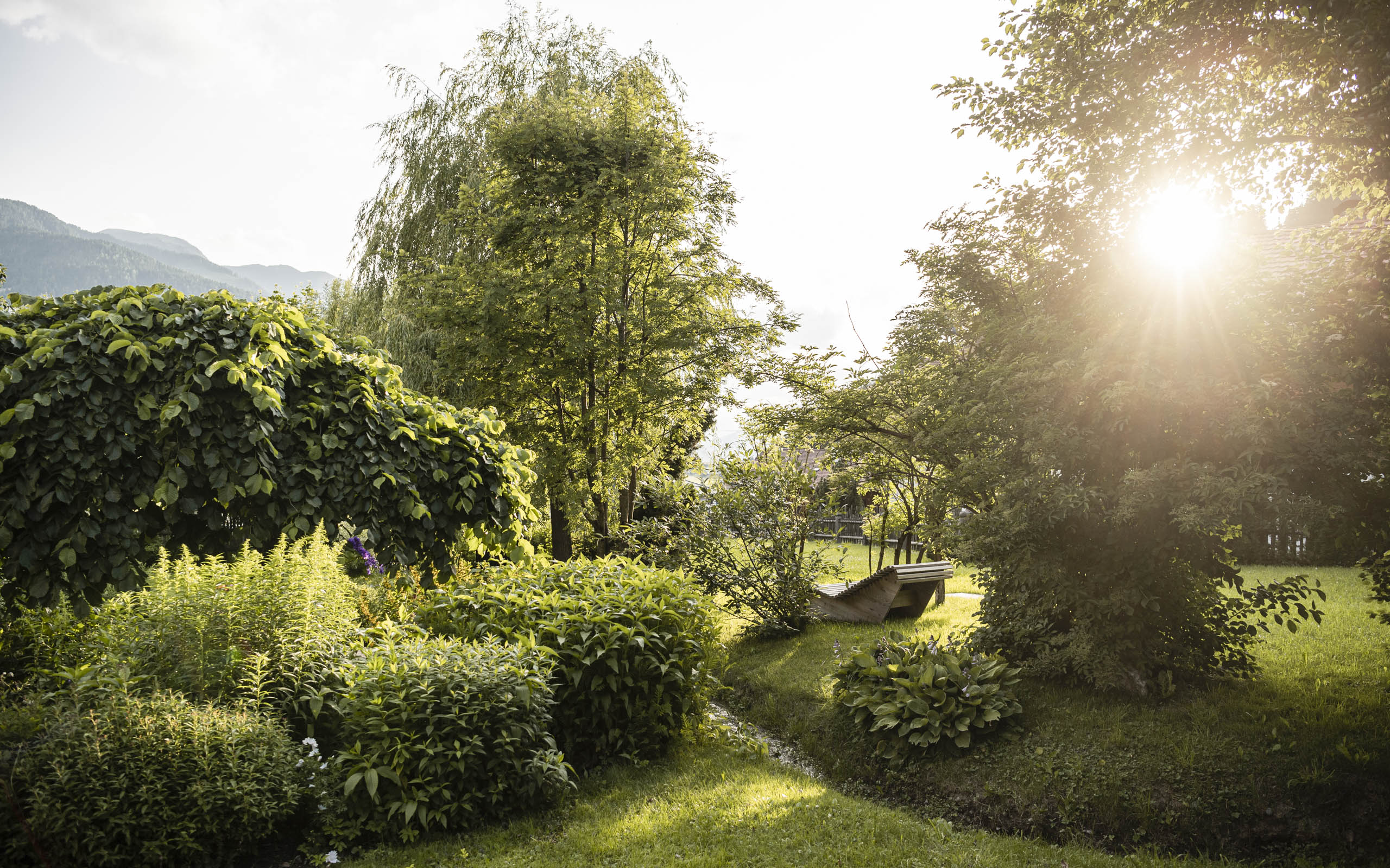 Urlaub-mit-Hund: Garten - Strasserwirt Ansitz zu Tirol - Haus | Umgebung