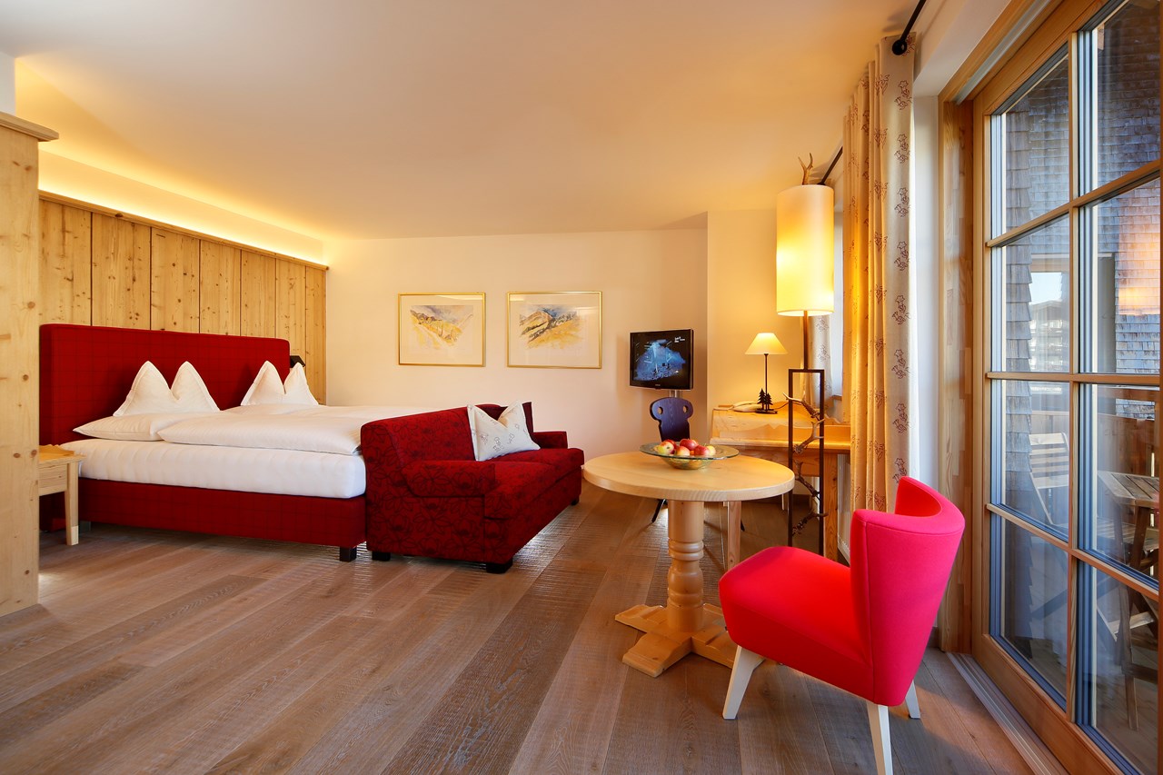 Sporthotel Petersboden & Chalet Hohe Welt - luxury apartments Oberlech Zimmerkategorien Petersboden: Superior Doppelzimmer mit Balkon (bis zu ca. 30m²)