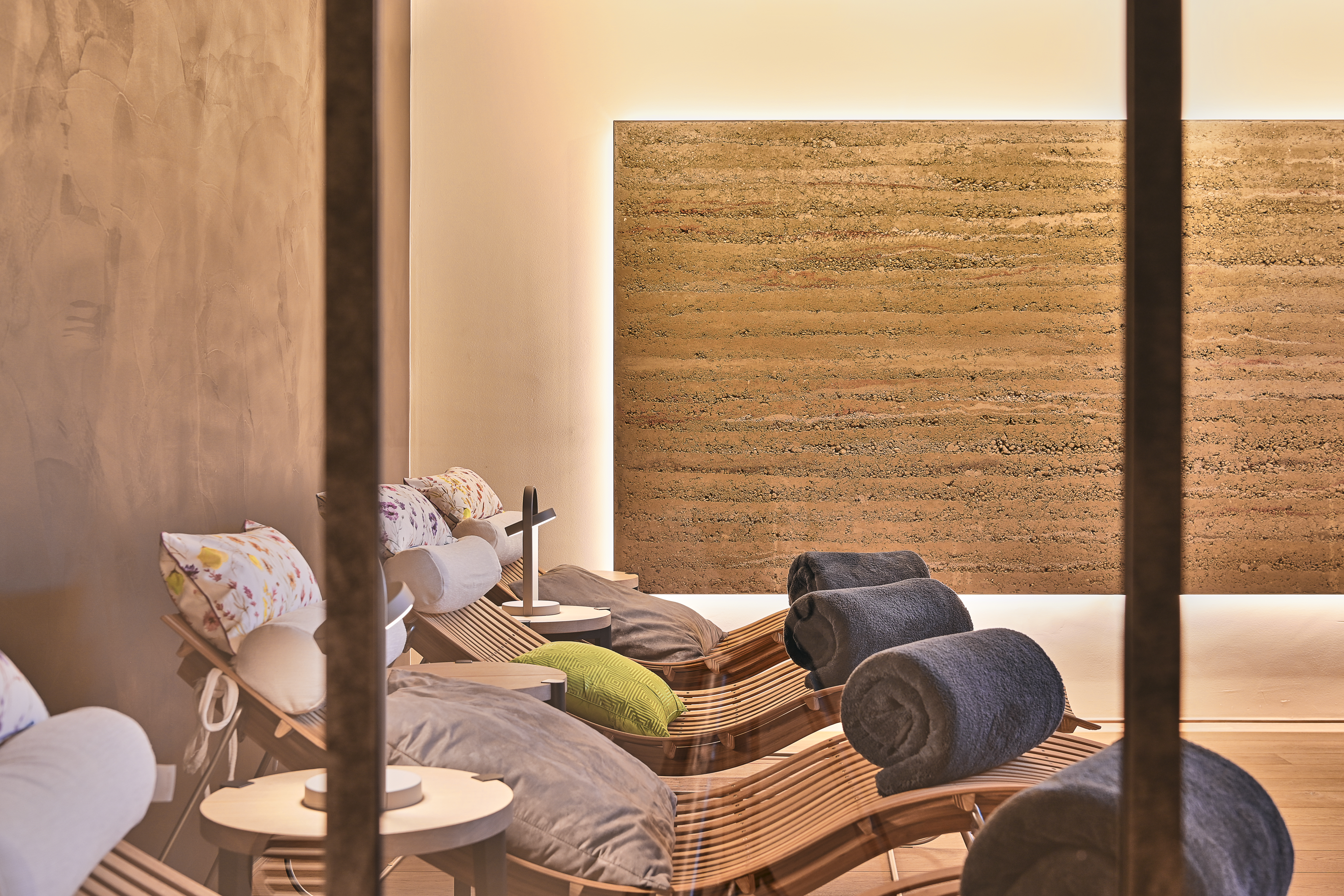 Urlaub-mit-Hund: Hohe Welt: Ruheraum - Sporthotel Petersboden & Chalet Hohe Welt - luxury apartments Oberlech