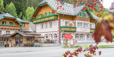 Hundehotel - PLZ 8970 (Österreich) - Sommerbild Hotel aussen - Hotel Wohlfühlpension Gell