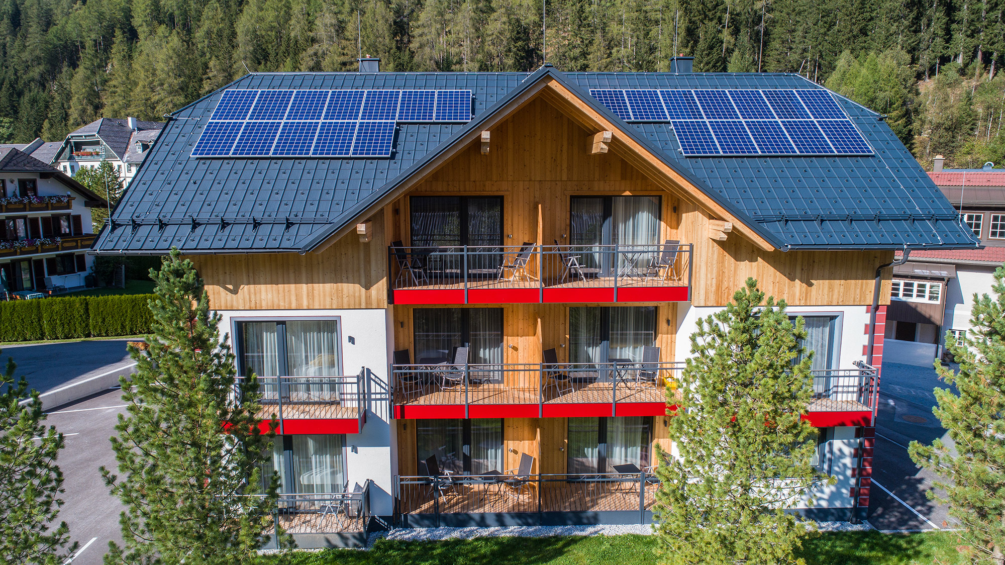 Hundehotel - Preisniveau: günstig - Appartementhaus im Sommer - Hotel Wohlfühlpension Gell und Appartements