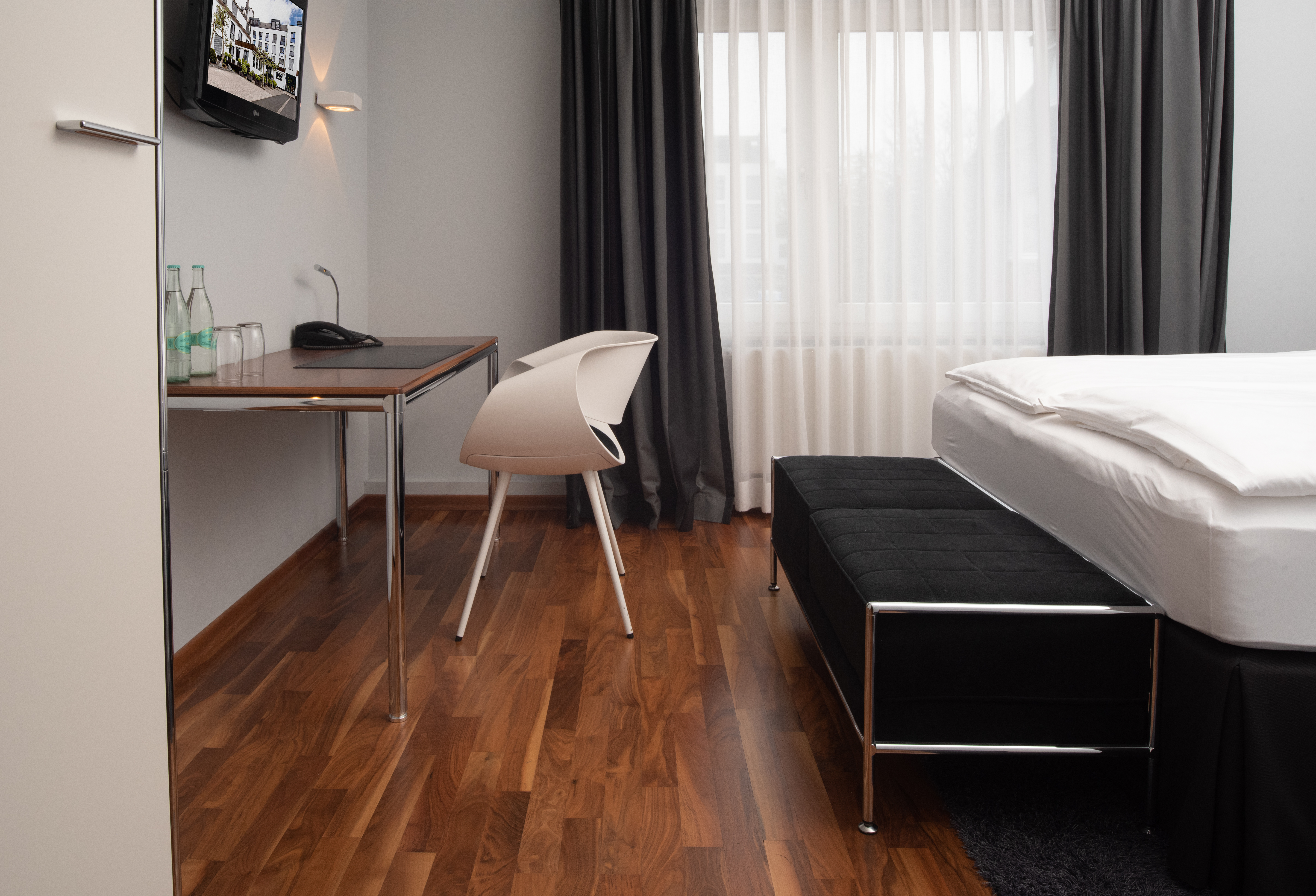 Hundehotel - Hund im Restaurant erlaubt - Nordrhein-Westfalen - &REPEAT Köln Airport