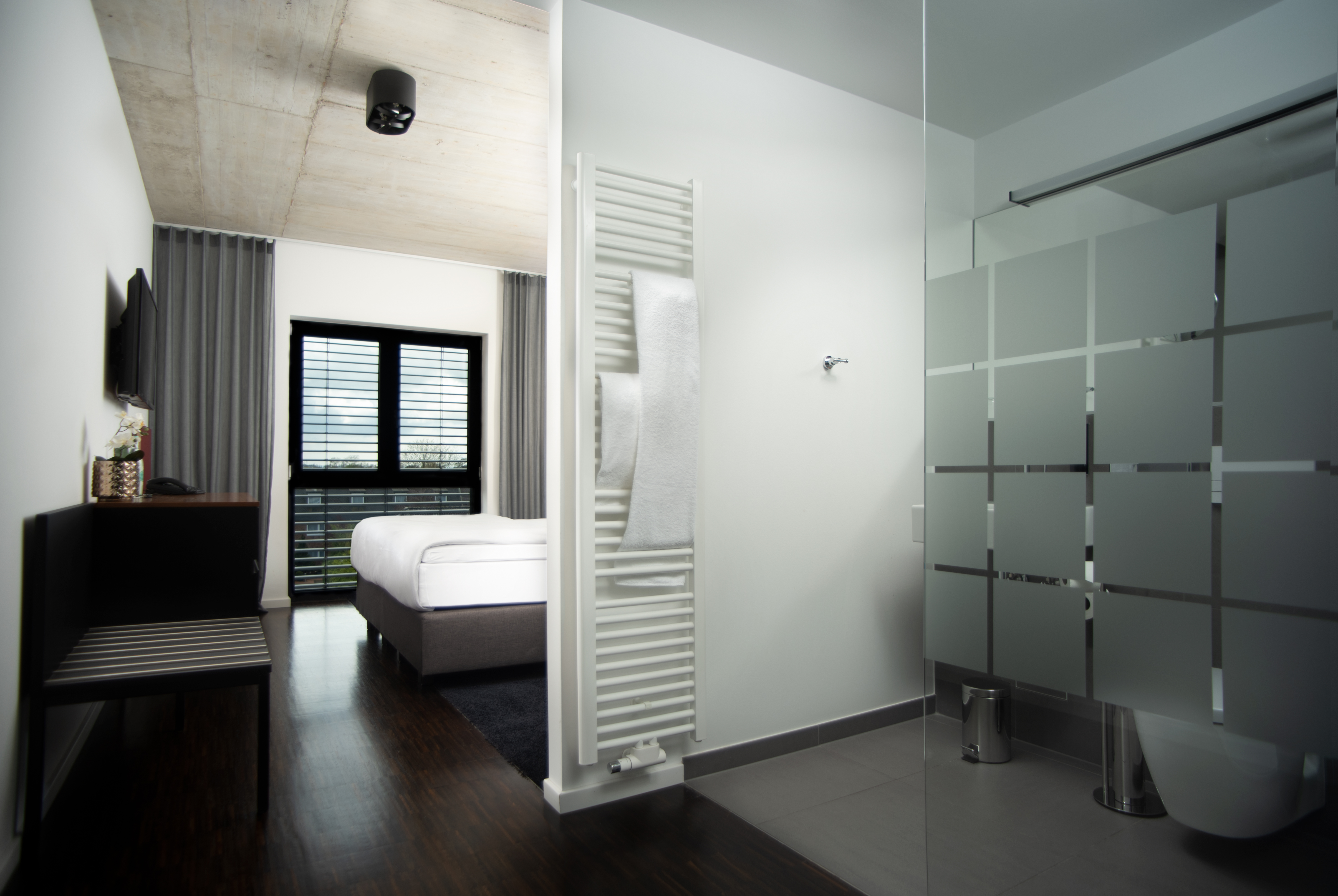 Hundehotel - Hund im Restaurant erlaubt - Nordrhein-Westfalen - &REPEAT Köln Airport