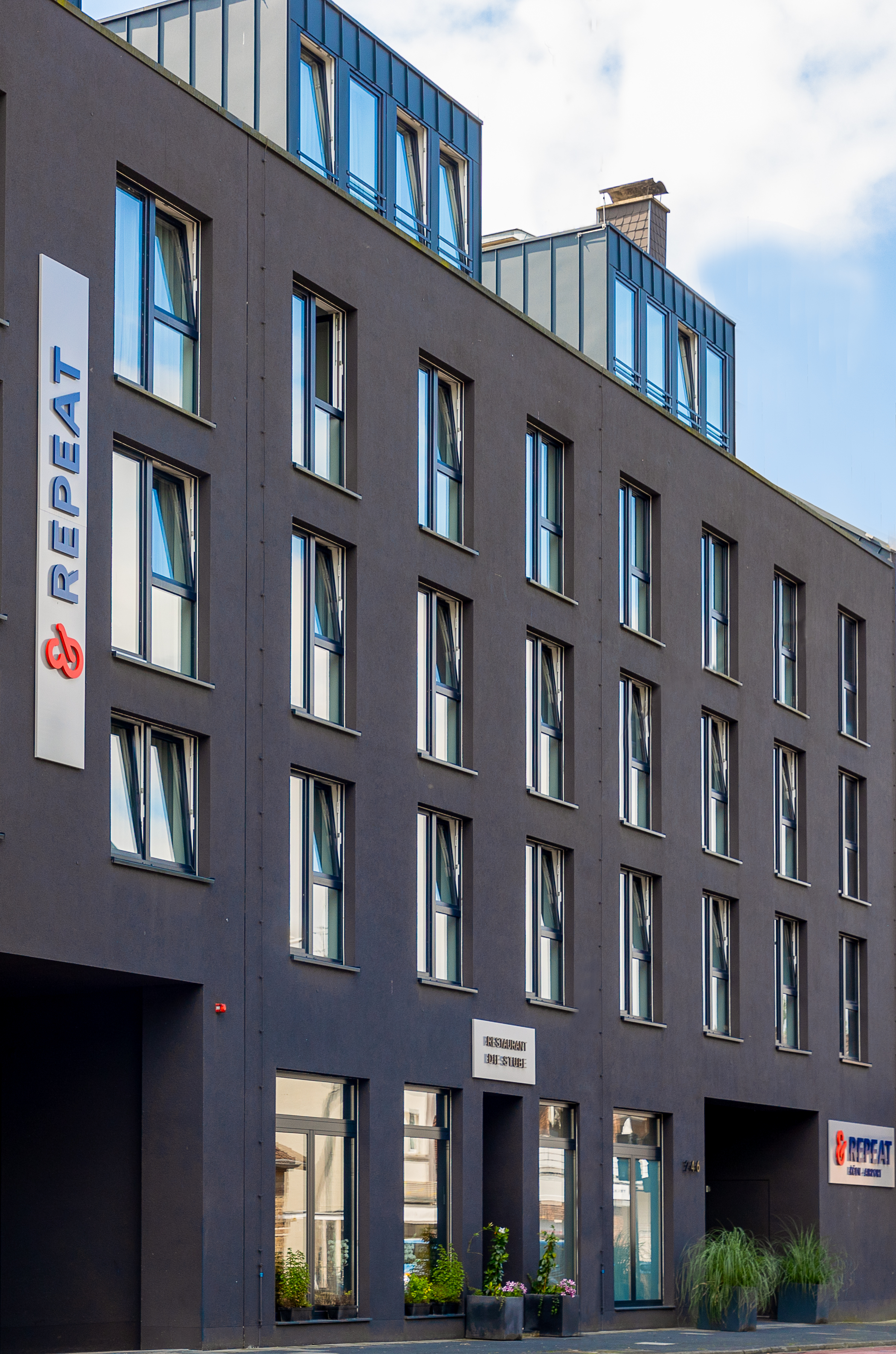 Urlaub-mit-Hund: &REPEAT Köln Airport