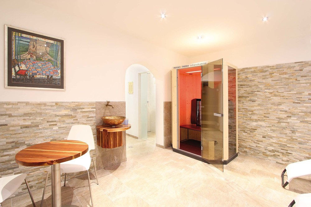 Urlaub-mit-Hund: Die Infrarotkabine im "Cristall"  - Chalet Cristall und Chalet Josi ***Superior