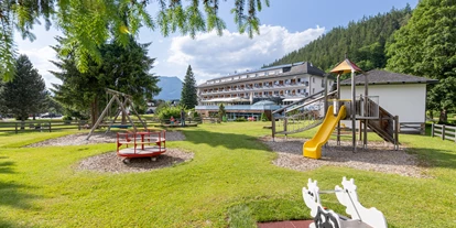 Hundehotel - Tauplitz - Hotel Restaurant Grimmingblick - Spielplatz - Hotel Restaurant Grimmingblick